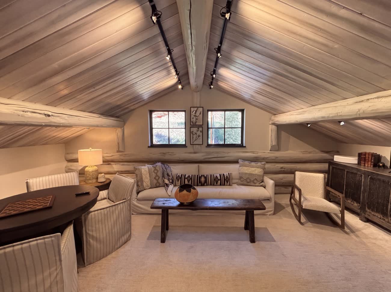 The loft lounge